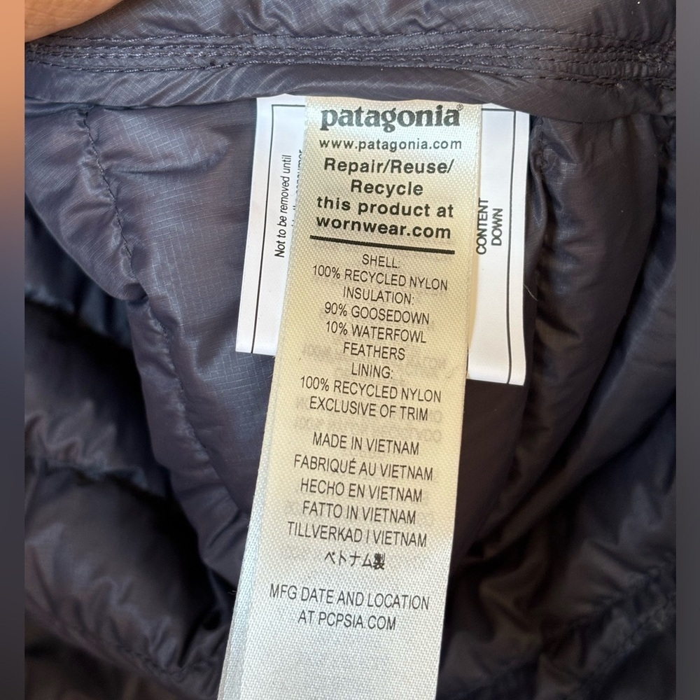 Patagonia Women's AlpLight Down Jacket Smolder Blue Slim Fit Zipper Size L - Picture 10 of 14